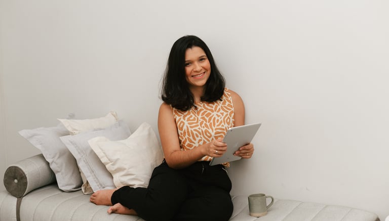 Psicóloga Sandy em ambiente profissional 2